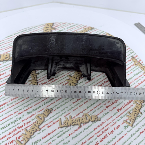PARAFANGO PARASPRUZZI USATO ORIGINALE PIAGGIO POSTERIORE PER VESPA 125 150 200 COSA CL CLX COSA 1 r.o. 252541 115475 protezione