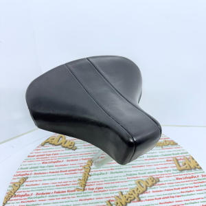 Sella con staffa rettangolare per PIAGGIO 50 CIAO originale PIAGGIO fondo di magazzino con asole per la regolazione in altezza con fori gancio porta borsa o casco
