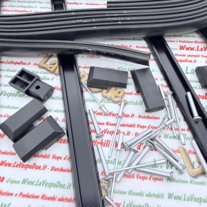 Set of semi-gloss black footboard strips for VESPA PK S 50 PK 125 ro 154669 complete in soft aluminum with black strips and tips