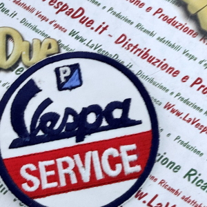Toppa ricamata VESPA SERVICE insegna in miniatura r.o. 610060M001 diametro circa 76 mm da applicare su giacche maglie o accessori