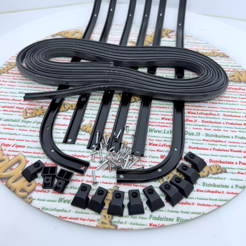Set of semi-gloss black footboard strips for VESPA 125 150 SUPER GTR GT TS SPRINT VELOCE 180 200 RALLY ro 610233M complete in soft aluminum with black strips and tips