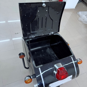 White painted trailer trolley to be applied to the rear part adaptable to VESPA LAMBRETTA to all scooters or motorcycles scooter trailer type PAV