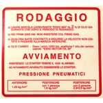 Autocollant rouge de rodage 2% 1,25 KG pour VESPA 50 90 V5SS 90 V9SS - 120 X 109 mm.