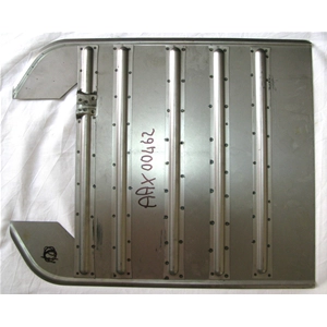 Plancher de marchepied pour Vespa 125 à phare bas (1951-1958), V30T à V33T, VM VN 150 (1950-1958), VL1T à VL3T, VB1T (modèle lourd), longueur 90 cm.
