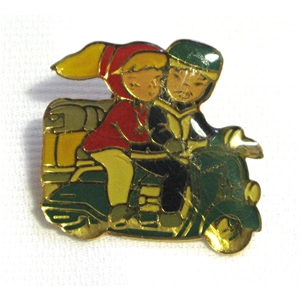 Emaille-Anstecknadel "VESPA FARO BASSO"