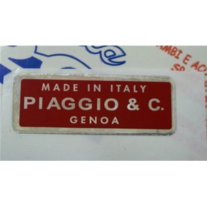 Autocollant rouge sur tôle d'aluminium brillante « PIAGGIO MADE in ITALY » pour VESPA