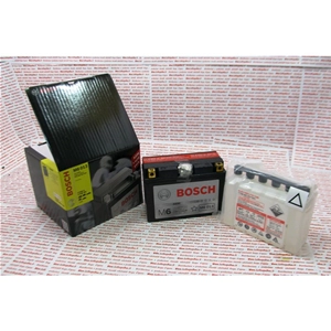 Batteria BOSCH YT9B-4 YT9B-BS 12 volt completa di acido per YAMAHA 400 500 600 660 750T MAX TT XT