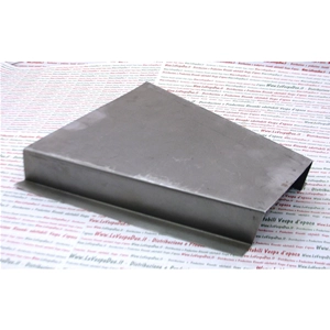 Chapa metálica adaptable para túnel central VESPA 125 150 Faro Basso VM VN V30 V15 VB1T. Fabricación italiana.