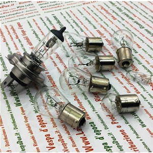 SET OF 8 12 VOLT FRONT AND REAR BULBS FOR VESPA PX 125 150 200 FROM 1997 ONWARDS COMPLETE WITH WHITE INDICATOR BULBS