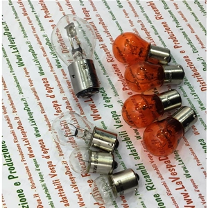 ENSEMBLE DE 8 AMPOULES 12 VOLTS AVANT ET ARRIÈRE POUR VESPA PX 80 125 150 200 ET ARCOBALENO DE 1978 À 1999, COMPLET AVEC AMPOULES DE CLIGNOTANTS ORANGES