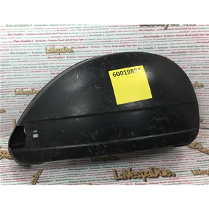 Rechte Motorhaube mit originalem PIAGGIO-Blinker, Serienausstattung für VESPA PX 80, 125, 150, 200 und ARCOBALENO, innenliegende Haken, dunkler Hintergrund
