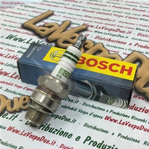 Candela BOSCH WR2AC schermata anti interferenze con nucleo in rame e resistenza antidisturbo equivalente NGK BR8HS passo corto per VESPA 50 80 90 125 150