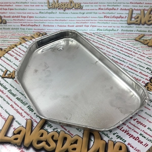 DEPÓSITO DE ALUMINIO PARA LA MEZCLA DEL COMPARTIMENTO DEL CARBURADOR DE LA VESPA 125 VM1T VU1T UTILITARIA 1953. PRODUCTO ARTESANAL.
