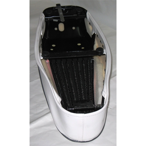 Asiento con joroba blanca y borde negro para VESPA 50 NLR SPECIAL