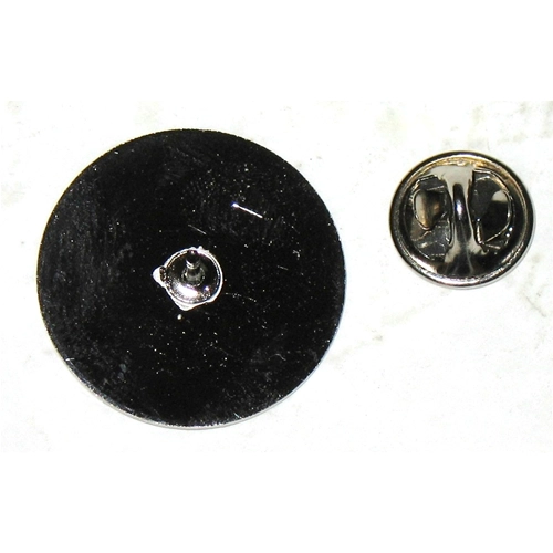 Insignia miniatura de pin esmaltado VESPA SERVICE en aleación de metal ro 610108M, diámetro aproximado de 26 mm.