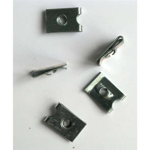 Plaque élastique de fixation 16,5 x 11 mm pour Vespa Ape, 1 pièce, référence CM017402