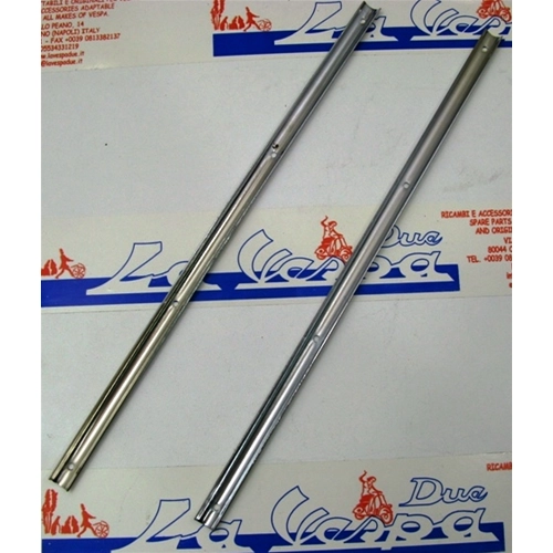 Par de tiras rectas de acero inoxidable cromado para alfombrilla central VESPA PX 80 125 150 200 PE P 150 S P200E ro 180048 610296M