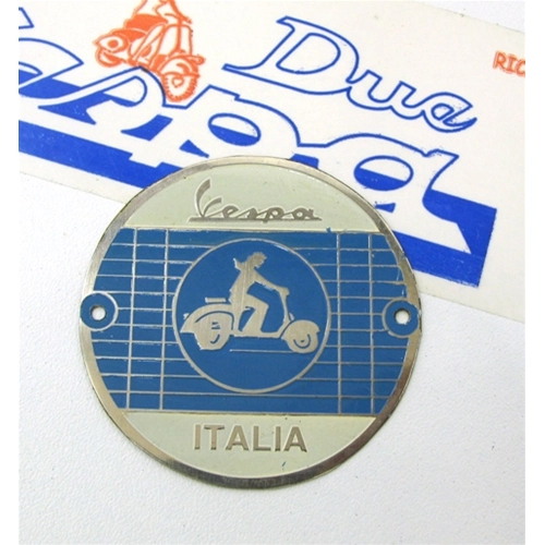 Écusson vintage en aluminium avec logo « VESPA ITALIA » à apposer sur les VESPA et accessoires