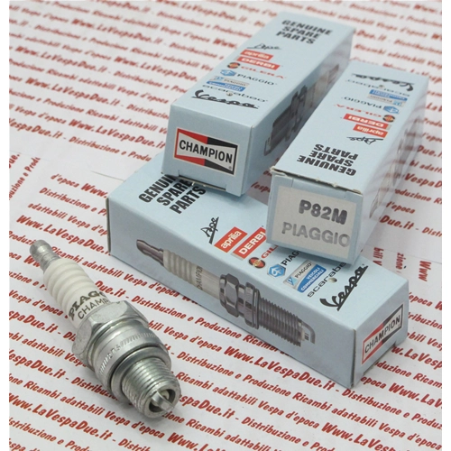 Candela originale PIAGGIO CHAMPION P86M B6HS tipo standard passo corto per VESPA 50 125 150 200 equivalente NGK B6HS