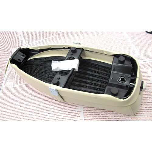 Asiento color marfil con cerradura para VESPA 50 90 125 ET3 PRIMAVERA 50 125 RLN