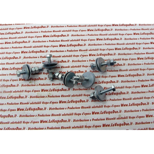 Satz mit 6 Schrauben (4 x 40 mm), 2 Unterlegscheiben und 2 Muttern (4 mm) zur Befestigung der Seitenverkleidungen und Seitentaschen für die VESPA