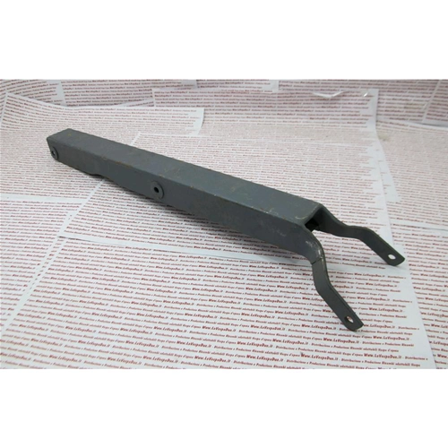 Traverse de support avant en fer pour cadre de selle APE, compatible avec les modèles APE 125 A de 1947 à 1952. Produit artisanal italien.
