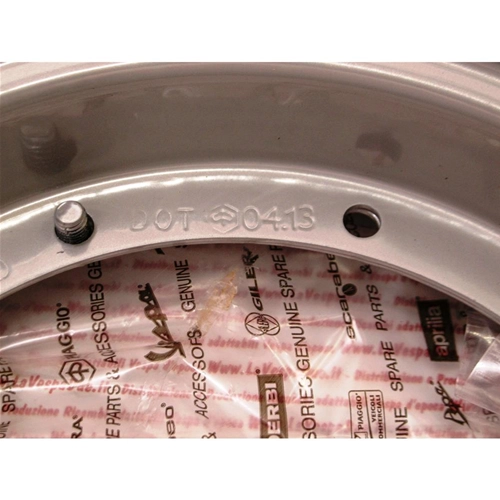 Cerchio ruota Originale Piaggio 3.00 3.50 10 VESPA SPECIAL PK S HP FL V 125 TS GT R PE PX ARCOBALENO SPRINT APE 50 125 200 r.o. 084631 0846315 5800010