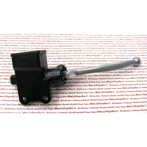 Pompe de frein avant d'origine PIAGGIO pour VESPA 125, 150 et 200 PX MILLENNIUM (freins à disque) de 1998 à 2012. Références : RO 58572R, 563788, 600824, 56219R.