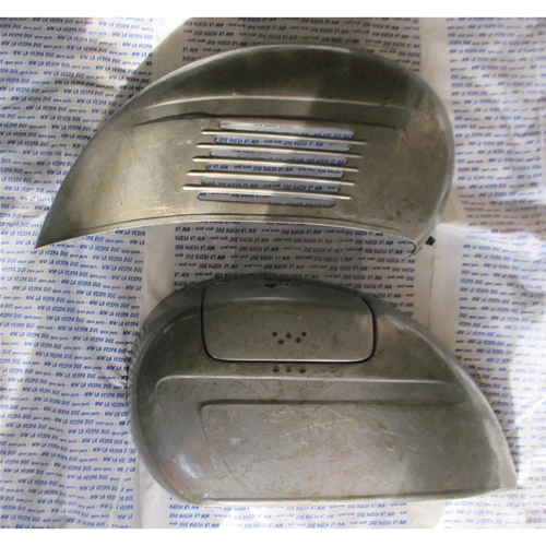 Paire de capots, coques et sacoches pour Vespa 150 GL VLA1T, capot droit et gauche et sacoche.