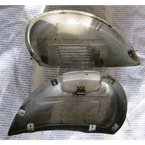 Paire de capots, coques et sacoches pour Vespa 150 GL VLA1T, capot droit et gauche et sacoche.