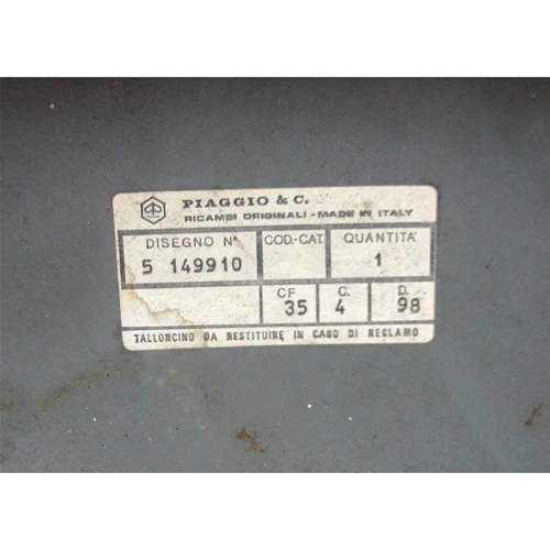 Left body bonnet without turn signal, original PIAGGIO, old stock, for VESPA PX 125 150 200 first series ro 149910
