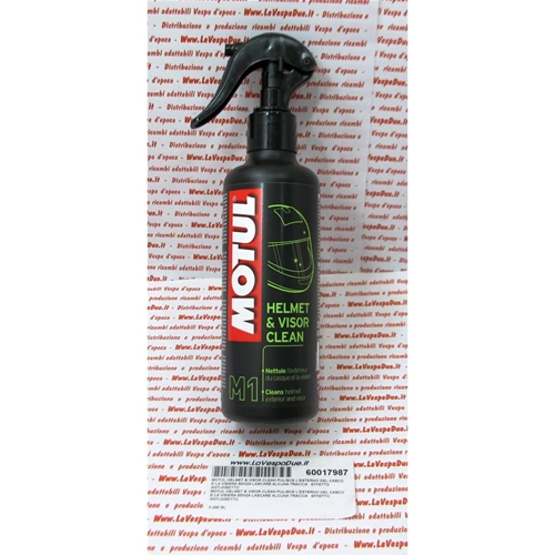 Le nettoyant pour casque et visière MOTUL nettoie l'extérieur du casque et la visière sans laisser de traces. Effet anti-insectes.