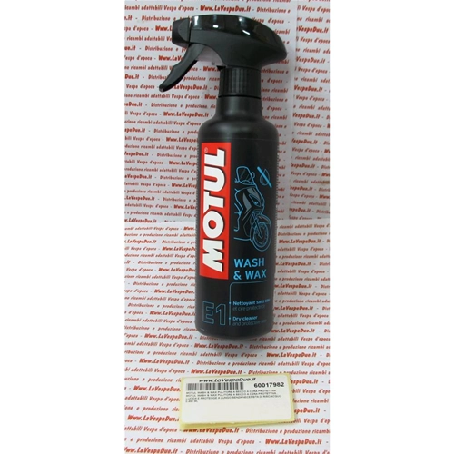 Limpiador en seco MOTUL WASH & WAX con cera protectora. Limpia y abrillanta piezas de plástico y pintadas. 400 ml.