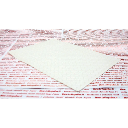 Transparent non-slip adhesive gripper mat for 25x17 mm bonnet footboards for various VESPA applications