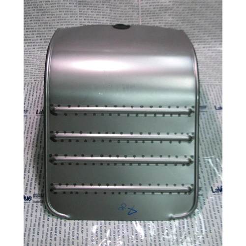 Escudo completo con plataforma y refuerzos adaptable para VESPA 1948 V1 V15 primera y segunda serie VESPA 125 de 1948 con caballete lateral derecho e izquierdo