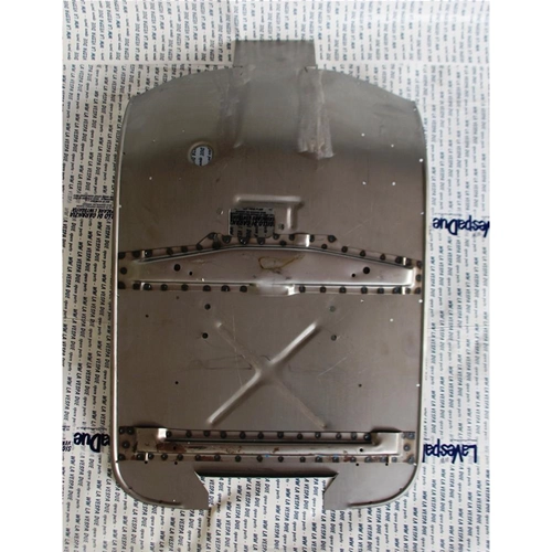 Trittbrett mit Schutzblech für VESPA 80 125 150 200 PX PE mit runder Pedalöffnung ab 1978