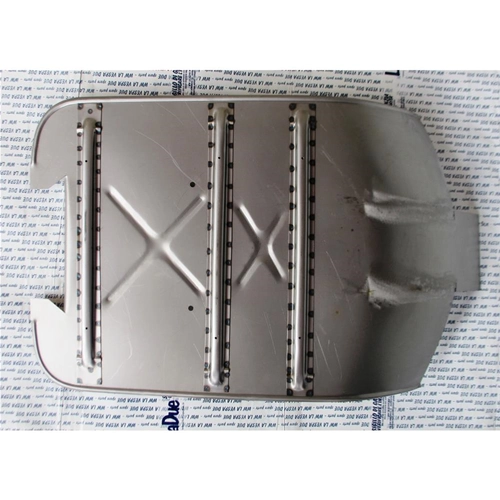 Estribo con parte del escudo completo VESPA SUPER GL SPRINT GT GTR RALLY 125 150 180 de los modelos de 1965 a 1970 con 3 refuerzos