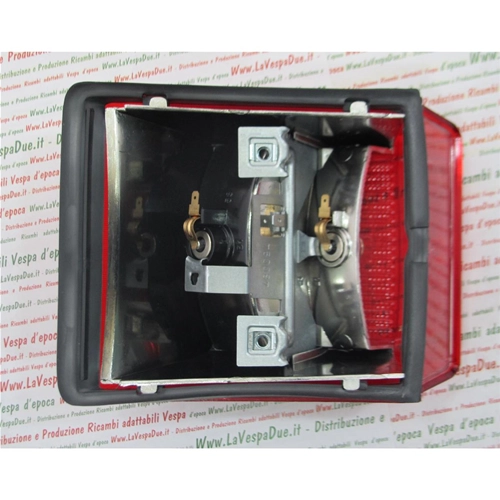Feu arrière TRIOM complet avec ampoules pour VESPA PK 50 125 XL PLURIMATIC RUSH ro 234225 V5X3T VMX6T VA52T V5X4T
