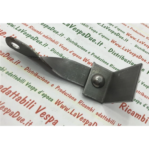 Scharnierplatte für Motorhaubenbefestigung, rechte Motorseite, für Vespa 125 150 V1 / V15 / V30 / V33 / VM / VN / VL von 1946 bis 1957