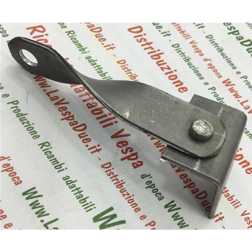 Scharnierplatte für Motorhaubenbefestigung, rechte Motorseite, für Vespa 125 150 V1 / V15 / V30 / V33 / VM / VN / VL von 1946 bis 1957