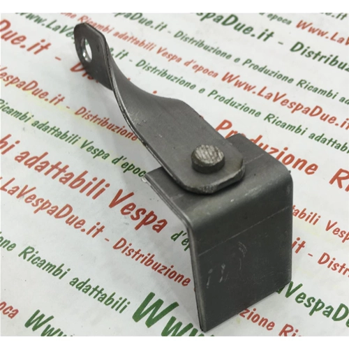 Scharnierplatte für Motorhaubenbefestigung, rechte Motorseite, für Vespa 125 150 V1 / V15 / V30 / V33 / VM / VN / VL von 1946 bis 1957