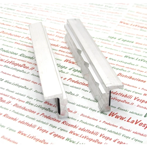 CUBIERTAS MAGNÉTICAS PARA MORDAZAS CON SUPERFICIES PRISMÁTICAS DE 140 MM DE LARGO Y 210 GR DE PESO PARA COMPONENTES DE DIFERENTES FORMAS, APTAS PARA TODO TIPO DE MORDAZAS.