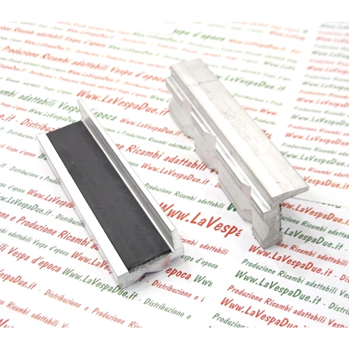 CUBIERTAS MAGNÉTICAS PARA MORDAZAS CON SUPERFICIES PRISMÁTICAS DE 100 MM DE LARGO Y 145 GR DE PESO PARA COMPONENTES DE DIFERENTES FORMAS, APTAS PARA TODO TIPO DE MORDAZAS.
