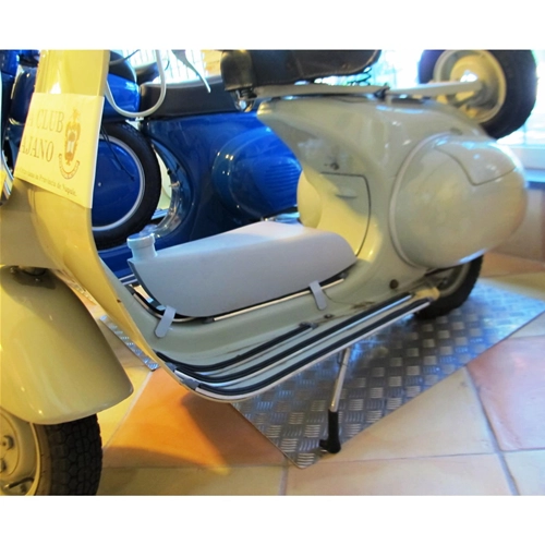 SERBATOIO TANICA BENZINA SUPPLEMENTARE 6 LITRI PER TUNNEL CENTRALE VESPA 125 150 FARO BASSO VM VN V30 V15 VB1T. MANIFATTURA ITALIANA