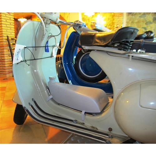 SERBATOIO TANICA BENZINA SUPPLEMENTARE 6 LITRI PER TUNNEL CENTRALE VESPA 125 150 FARO BASSO VM VN V30 V15 VB1T. MANIFATTURA ITALIANA