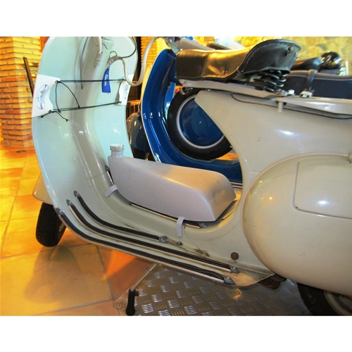 SERBATOIO TANICA BENZINA SUPPLEMENTARE 6 LITRI PER TUNNEL CENTRALE VESPA 125 150 FARO BASSO VM VN V30 V15 VB1T. MANIFATTURA ITALIANA