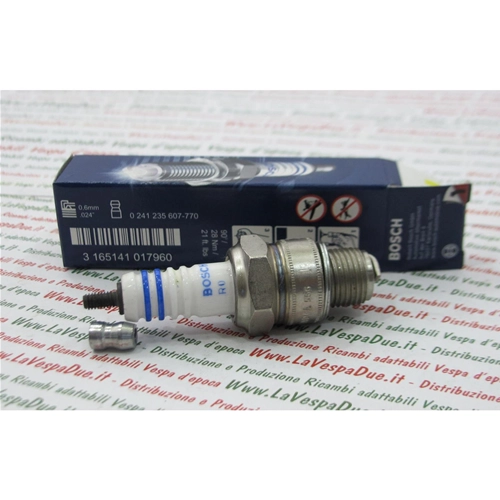 BOSCH W7AC Zündkerze mit Kupferkern, entspricht NGK B6HS mit kurzem Steigungswinkel für VESPA 50 80 90 125 150 200