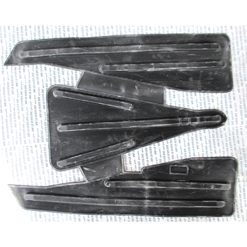 Floor mat for VESPA 125 V30T V31T V32T V33T VM1T VM2T 150 VL1T VL2T STRUZZO LOW HEADLIGHT in black rubber