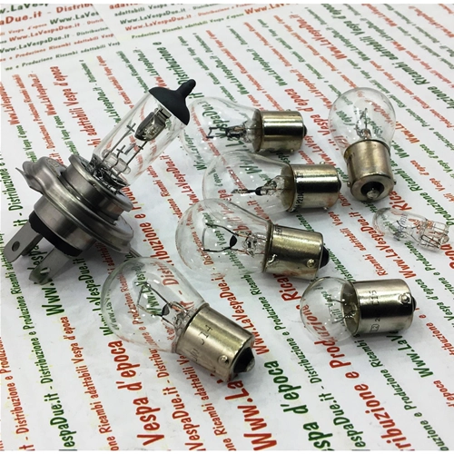 SET OF 8 12 VOLT FRONT AND REAR BULBS FOR VESPA PX 125 150 200 FROM 1997 ONWARDS COMPLETE WITH WHITE INDICATOR BULBS