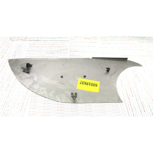Panneau latéral gauche complet pour Vespa 98, 125 et 150 (modèles V1T, V15T, V98T, V30T, V33T, VM1T, VM2T, VN1T, VN2T et VU1T) de 1946 à 1958